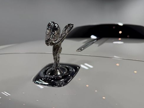 Used 2019 Rolls-Royce Wraith image 37