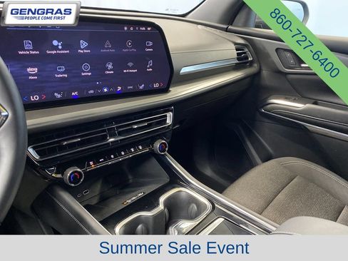 Used 2024 Chevrolet Traverse LT w/ Trailering Package AWD/4WD image 15