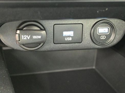 Used 2023 Hyundai Elantra Blue FWD image 13