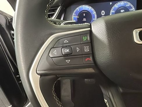 Used 2024 Jeep Grand Cherokee Laredo AWD/4WD image 15