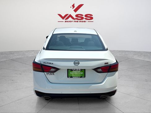 Used 2024 Nissan Altima 2.5 SR FWD image 4
