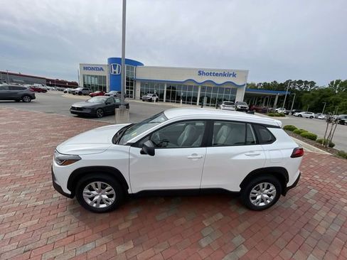 Used 2023 Toyota Corolla Cross L FWD image 23