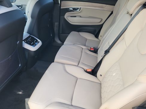 New 2026 Volvo XC90 B6 Plus w/ Protection Package Premier image 17