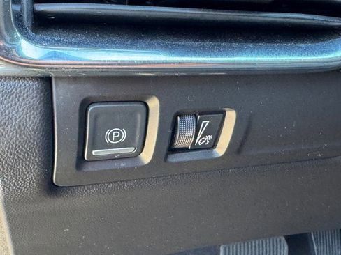 Used 2023 Cadillac XT4 Premium Luxury image 30