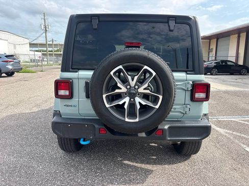 Used 2024 Jeep Wrangler Unlimited AWD/4WD image 4