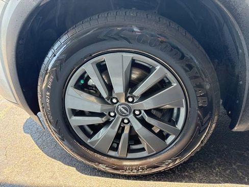 Used 2024 Nissan Pathfinder SV FWD image 11