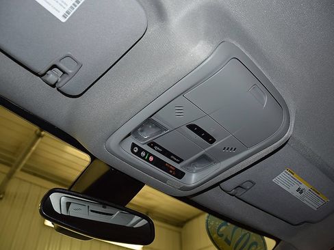 Used 2023 GMC Acadia AT4 AWD/4WD image 28