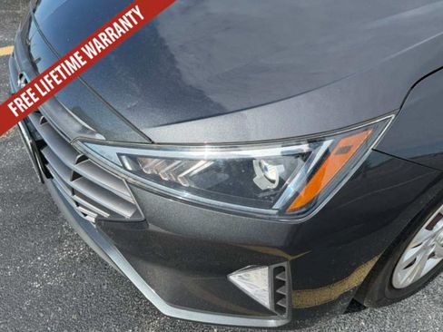 Used 2020 Hyundai Elantra SE FWD image 13