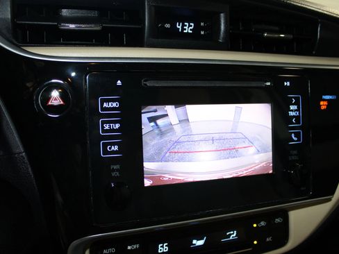 Used 2019 Toyota Corolla LE FWD image 15