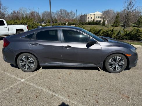 Used 2017 Honda Civic EX-T image 4