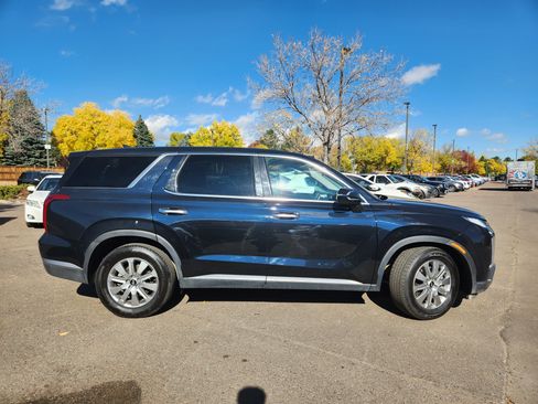 Used 2024 Hyundai Palisade SE image 2