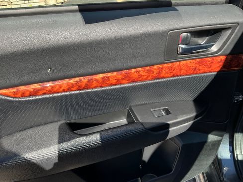 Used 2011 Subaru Legacy 2.5i Limited image 15