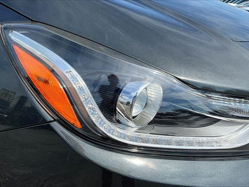 Used 2019 Chevrolet Trax LT image 27