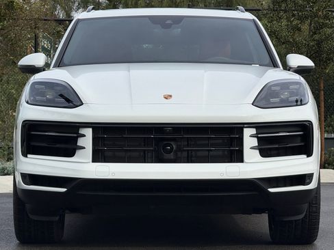 Used 2026 Porsche Cayenne image 10