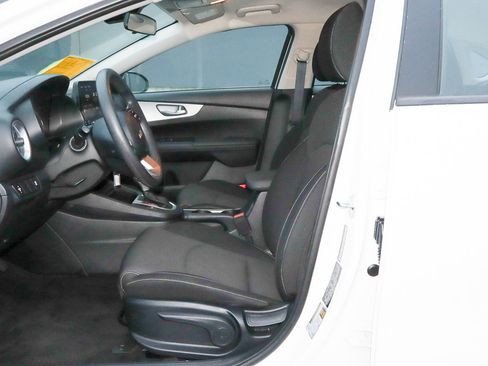 Used 2024 Kia Forte LXS image 7