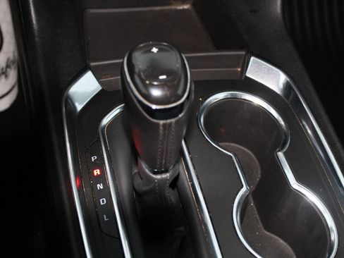 Used 2019 Chevrolet Traverse LT image 13