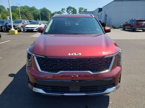 Certified 2024 Kia Sorento S FWD image 9