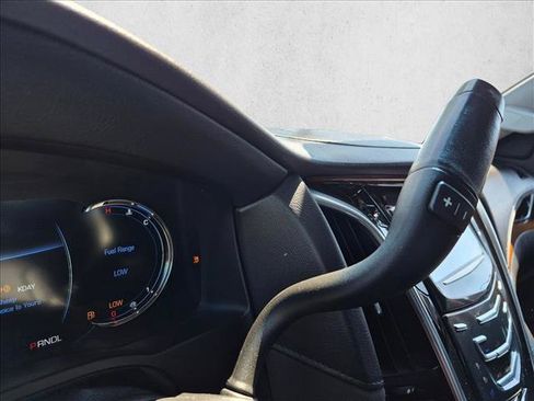 Used 2019 Cadillac Escalade Luxury AWD/4WD image 13