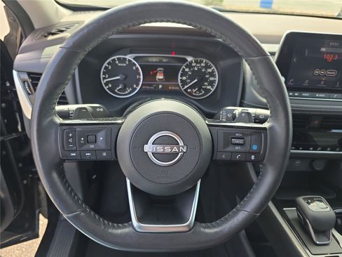 Used 2023 Nissan Rogue SV w/ SV Premium Package image 18