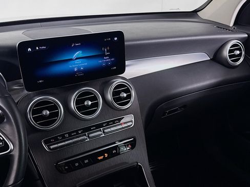 Certified 2022 Mercedes-Benz GLC 300 image 20