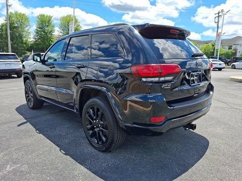 Certified 2019 Jeep Grand Cherokee Altitude AWD/4WD image 4