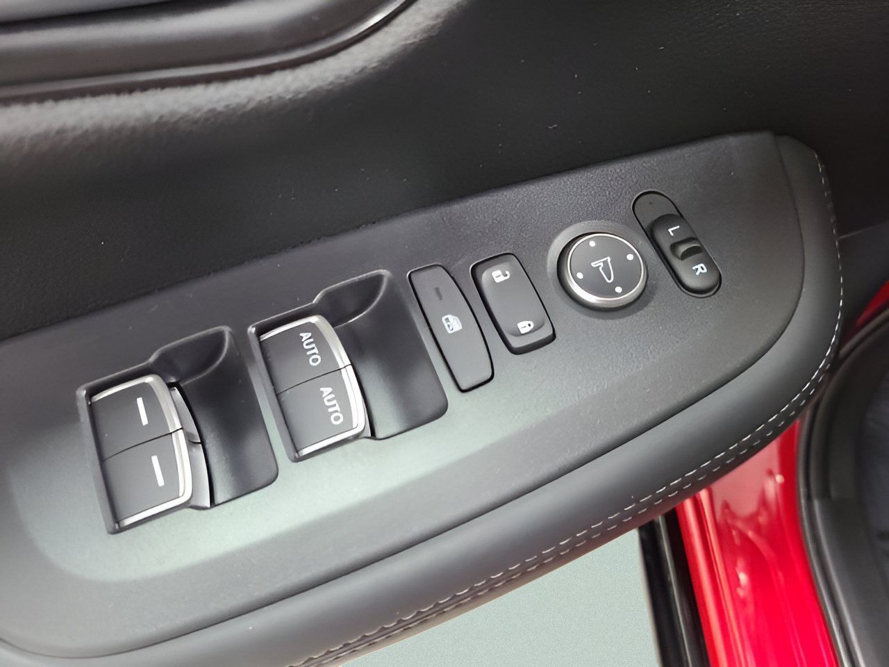 Certified 2025 Honda HR-V EX-L image 22