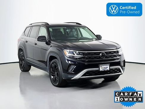 Certified 2023 Volkswagen Atlas SE w/ Panoramic Sunroof Package AWD/4WD image 1