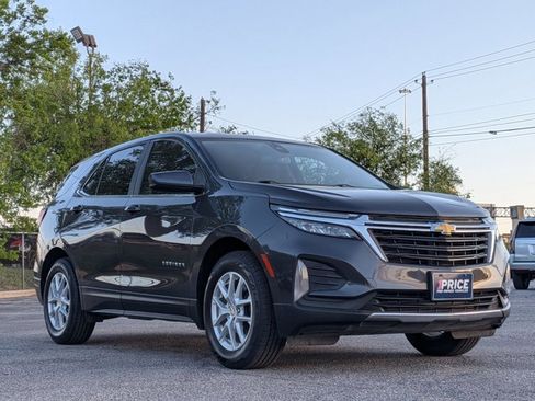 Used 2023 Chevrolet Equinox LT image 3