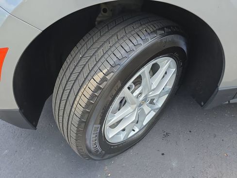 Used 2023 Chevrolet Equinox LT FWD image 35