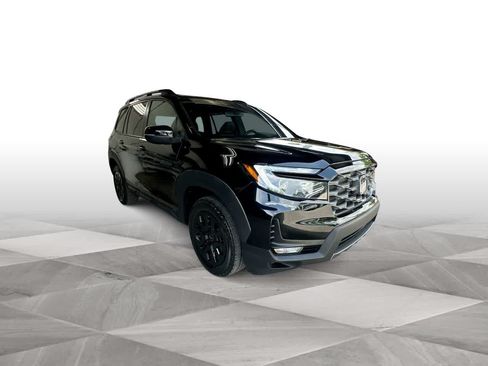 Used 2023 Honda Passport TrailSport image 2