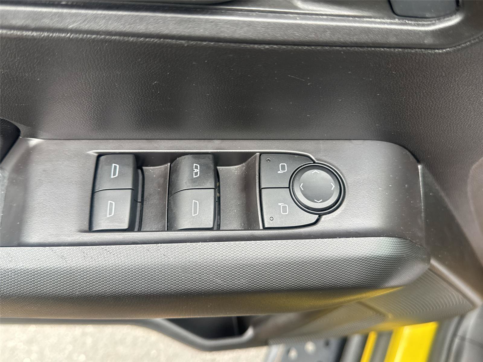 Used 2023 Chevrolet Colorado Trail Boss w/ Technology Package AWD/4WD image 19