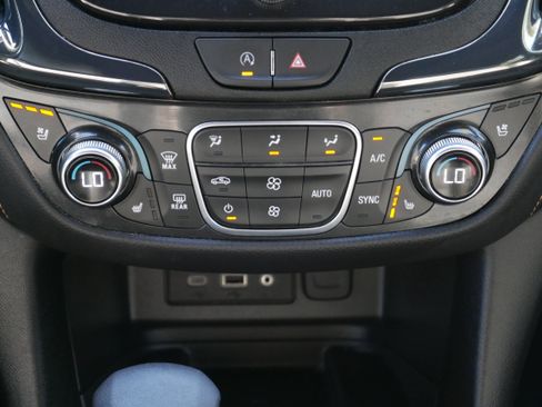 Used 2024 Chevrolet Equinox Premier AWD/4WD image 20