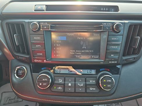 Used 2017 Toyota RAV4 SE AWD/4WD image 18