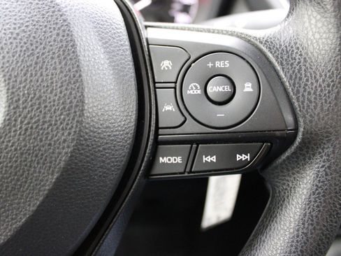 Used 2022 Toyota Corolla LE image 17