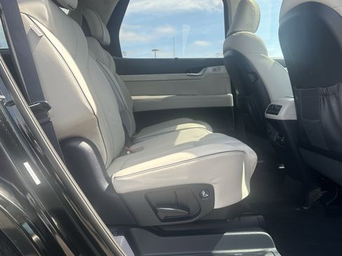 Used 2023 Hyundai Palisade Calligraphy FWD image 17