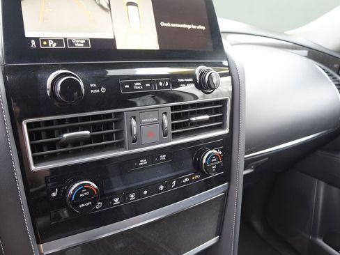 Used 2024 INFINITI QX80 Luxe image 28