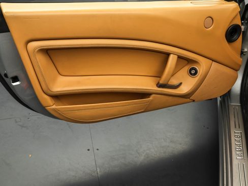 Used 2011 Ferrari California image 26