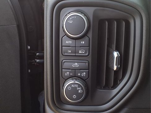 Used 2022 Chevrolet Silverado 1500 Custom image 10