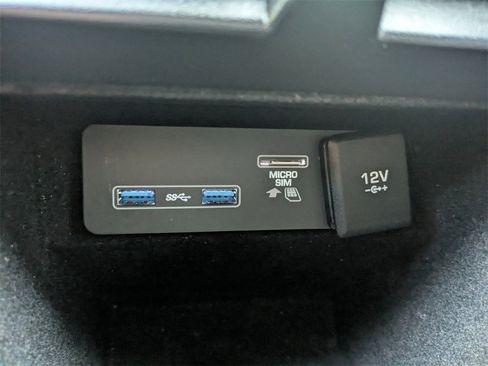 Used 2020 Land Rover Range Rover Evoque R-Dynamic HSE image 25