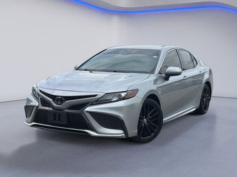 Used 2023 Toyota Camry XSE FWD image 2