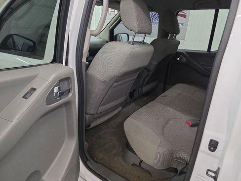 Used 2011 Nissan Frontier SV w/ SV Premium Utility Pkg image 26