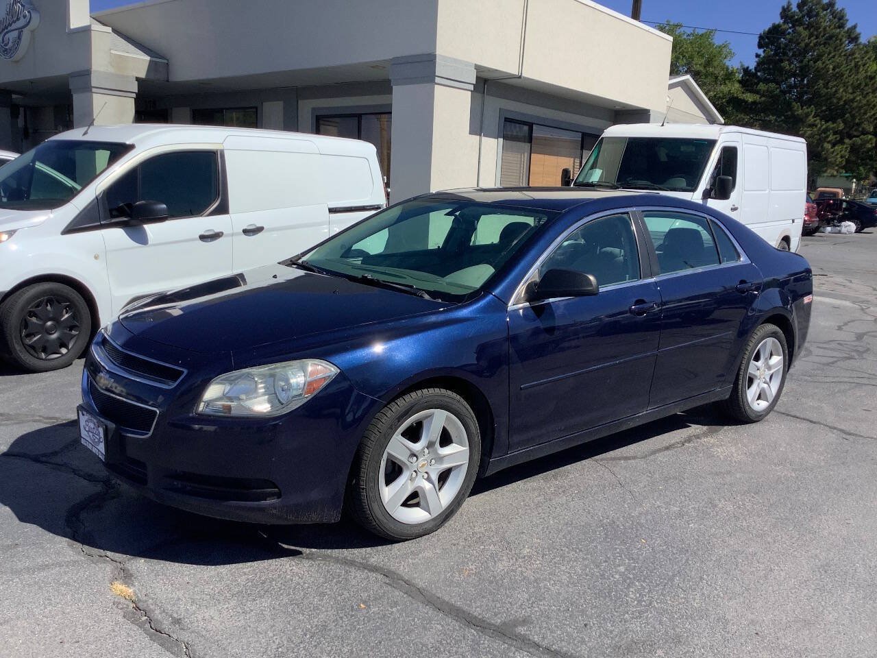 Used 2011 Chevrolet Malibu LS FWD image 1