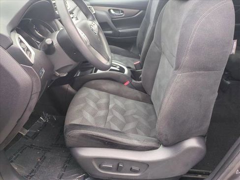 Used 2014 Nissan Rogue SV image 15