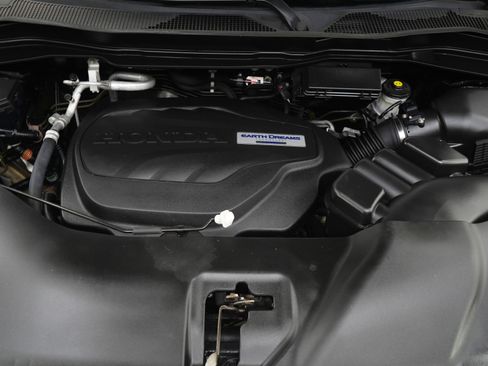 Used 2020 Honda Pilot Touring image 39