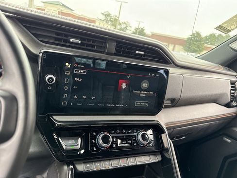 Used 2023 GMC Sierra 1500 AT4 w/ Technology Package image 20