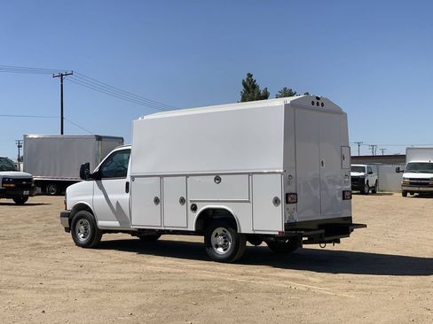 New 2026 Chevrolet Express 3500 w/ Power Convenience Package RWD image 6