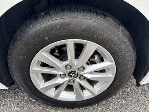 Certified 2025 Toyota Camry LE image 31