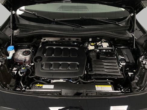 Certified 2026 Volkswagen Tiguan SE AWD/4WD image 11