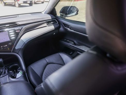 Used 2018 Toyota Camry SE FWD image 26