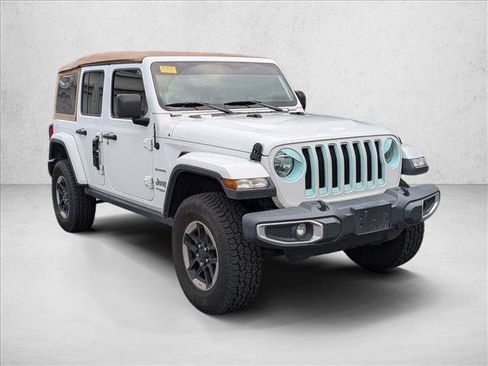 Used 2018 Jeep Wrangler Unlimited Sahara AWD/4WD image 4